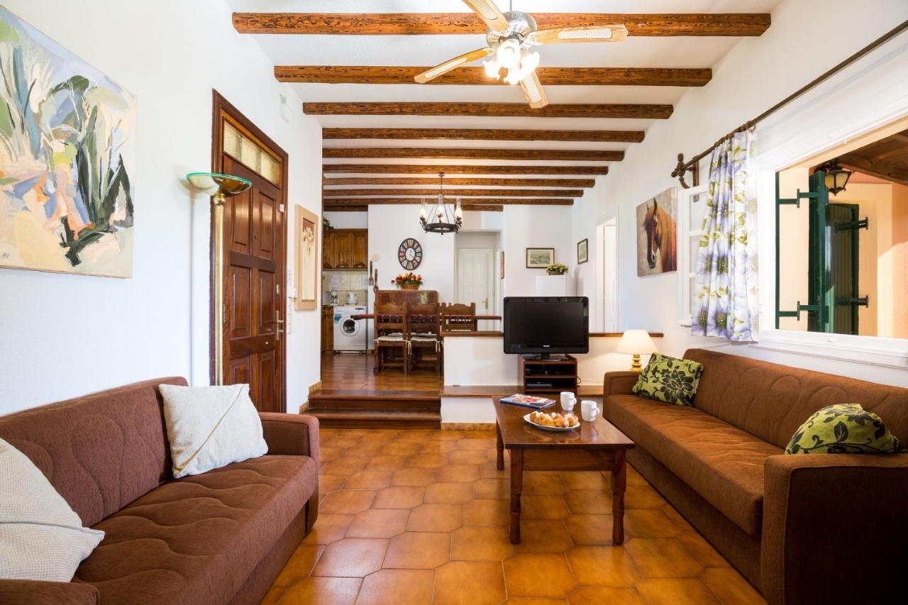 Villa Angelos Acharavi  Exteriör bild